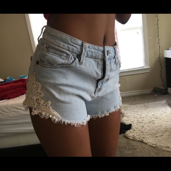 woman’s designed shorts - Picture 2 of 3